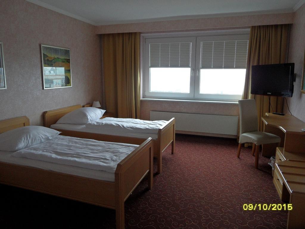 Wiking Hotel Henstedt-Ulzburg Exteriör bild