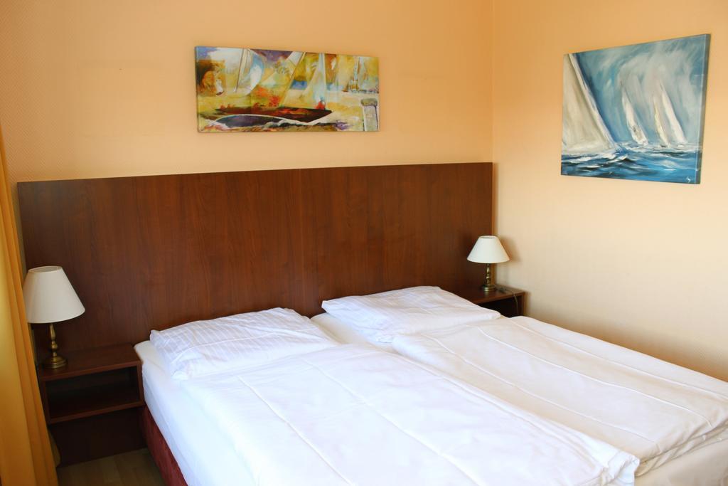 Wiking Hotel Henstedt-Ulzburg Exteriör bild