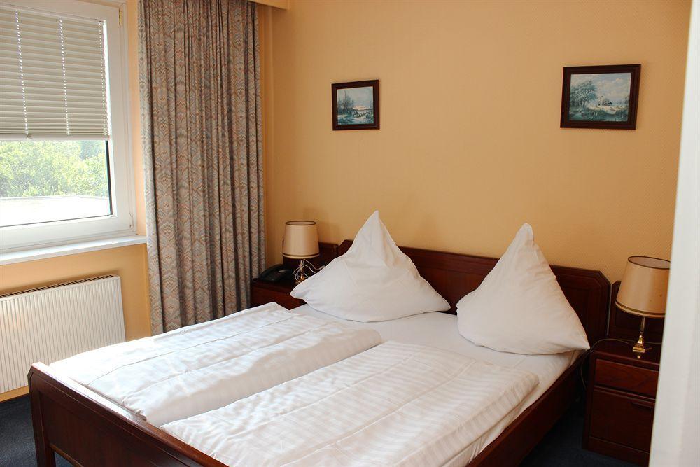 Wiking Hotel Henstedt-Ulzburg Exteriör bild