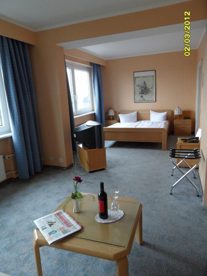 Wiking Hotel Henstedt-Ulzburg Exteriör bild
